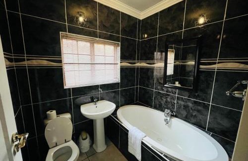 Kimberley Casa | Leruo's Guest House