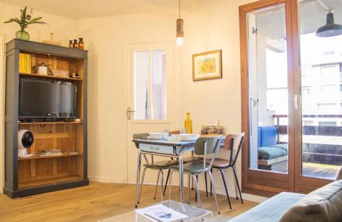 Annecy-le-Vieux Apartamento | Les Écureuils - calme, parking & balcon