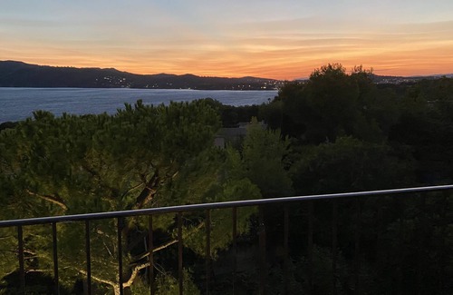 Saint-Mandrier-sur-Mer Apartamento | [Les 2 frères] Panoramic sea view + solarium + pools + air conditioning