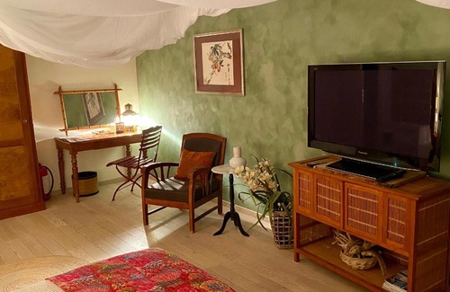 Areuse Cama Y Desayuno | Les 3 Coeurs - Chambres chez charmants habitants