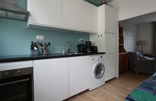 La Bourboule Apartamento | Apartamento 'Les Agapanthes' con vistas a la montaña y Wi-Fi