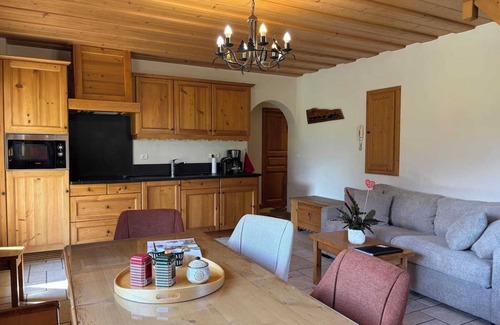 Taninges Apartamento | Apartamento con piscina cubierta 34 ° hidromasaje jaccuzi fitness home