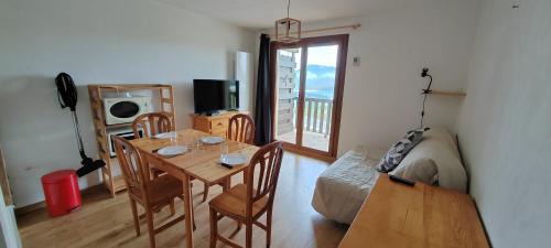 Les Angles Apartamento | Les Angles Charmant appartement avec balcon et garage