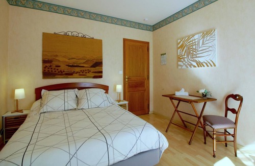 Gujan-Mestras Cama Y Desayuno | Les Anthemis