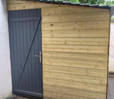 Besse-en-Chandesse Apartamento | Les Appartements de Johann