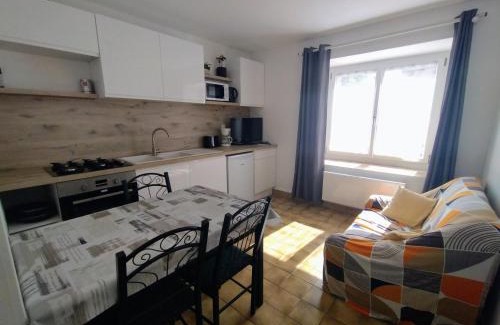 Besse-en-Chandesse Apartamento | Les Appartements de Johann