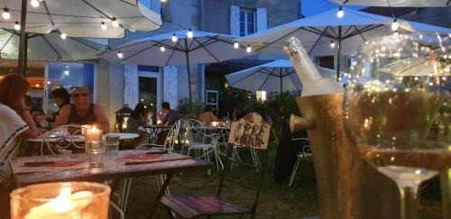 Les Eyzies Apartamento | Les appartements d artiste de la Villa du 15 - Restaurant La Maison - piscine chauffée