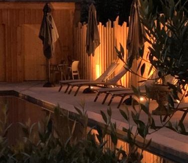 Les Eyzies Apartamento | Les appartements d artiste de la Villa du 15 - Restaurant La Maison - piscine chauffée
