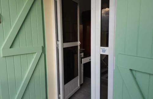 Blue Bay Apartamento | Les Badamiers Seafont Apartment - Blue Bay