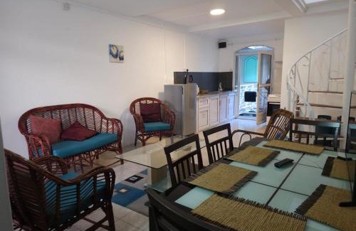 Blue Bay Apartamento | Les Badamiers Seafont Apartment - Blue Bay