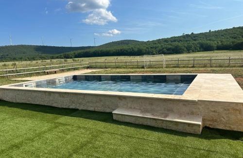 Rians Casa | Les Bellangers 1 - Piscine et Jacuzzi
