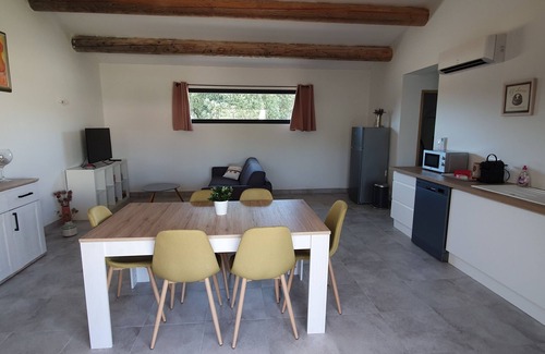 Saumane-de-Vaucluse Casa | "Les bergeries de saumane" Gite les oliviers, air-conditioned communal heated swimming pool