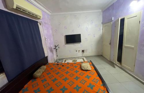 Abomey-Calavi Casa | Les bois sacrés house