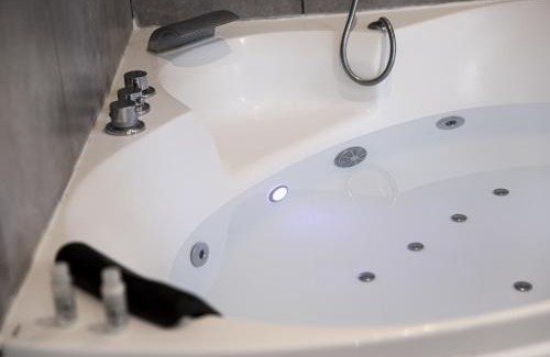 Villette Gare Apartamento | LES BULLES DE MONA - Zen - Spa - Clim
