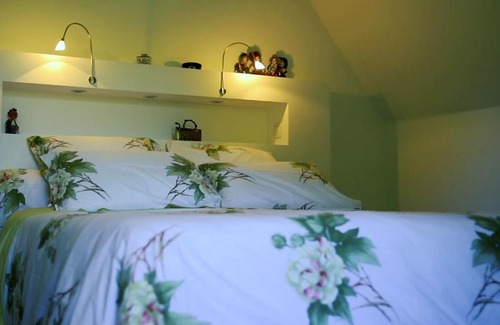 Lalinde Cama Y Desayuno | Les Camelias