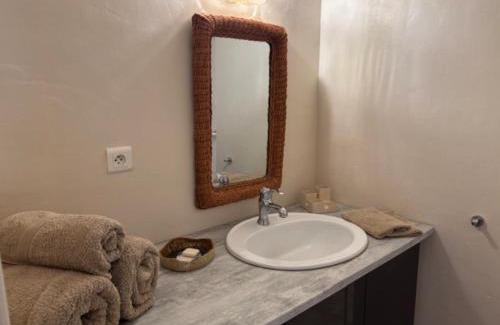 Eygalieres Apartamento | Les canisses