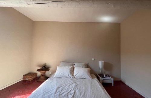 Eygalieres Apartamento | Les canisses