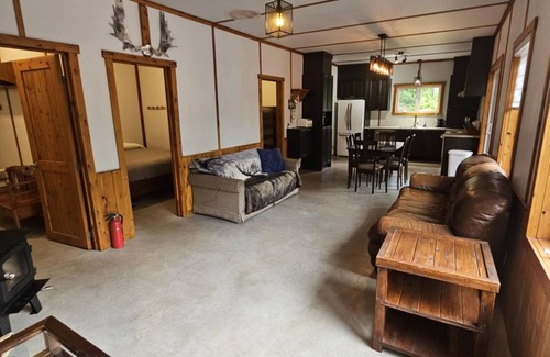 Lamarche Chalet De Esquí | Les chalets Amarok, presents the warm-footed chalet, an outdoor paradise!