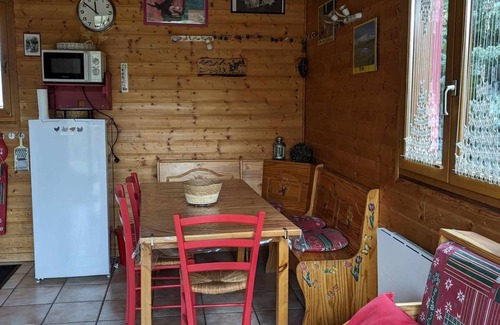 Saint-Floret Chalet De Esquí | Chalets de la vinagrera, casa rural Le Griou.