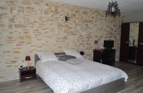 Saints-Geosmes Cama Y Desayuno | Les Chambres d'Eponine