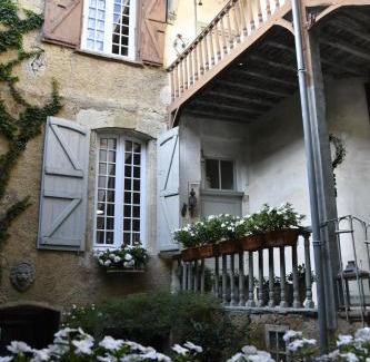 Lectoure Cama Y Desayuno | Les Chambres de L'Horloge