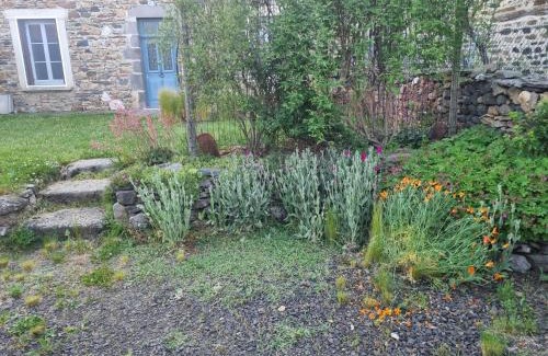 Blesle Casa | Les Chardonnerets - Jardin - Campagne