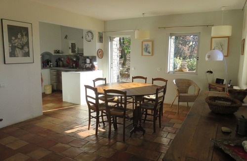 Sainte-Croix-a-Lauze Casa | Les Chênes Blancs, hermosa casa en dos hectáreas, piscina, robledal sombreado