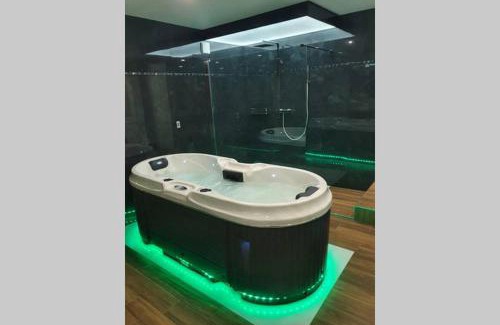 Montferrand-le-Chateau Apartamento | LES CLEFS DU PARADIS avec SPA