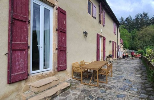 Saint-Julien-d'Arpaon Cabaña | Ciboulette-Gîte-Confortable-Baño en la habitacion-Vista a la Montana