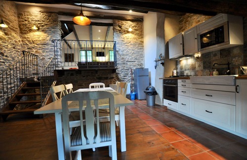 Riols Cabaña | Les Coumayres - Rustic and charming farmhouse with panoramic mountain views, immersed in beautiful n