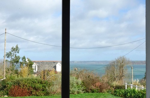 Plestin-les-Greves Apartamento | "LES DAUPHINS sea view 135m2 garden terrace 250m beach