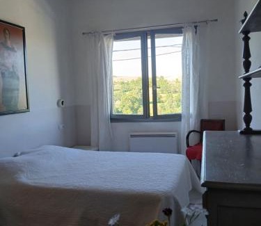 Eyne Casa | les deux clochers ,chambre d hotes