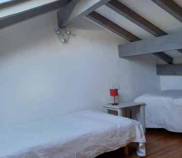 Eyne Casa | les deux clochers ,chambre d hotes