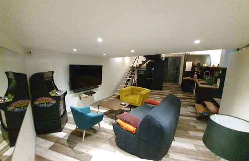 Ecusson Casa | LES Ecuries DU Maréchal-ferrant Montpellier