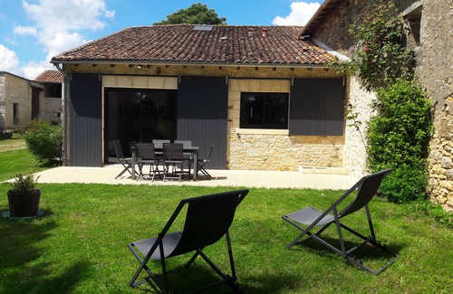 Saint-Martin-de-Fressengeas Casa | Fenestro; casa rural de la Baine