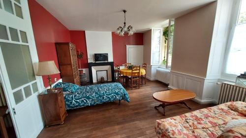 Chateaumeillant Apartamento | Les Gites du château