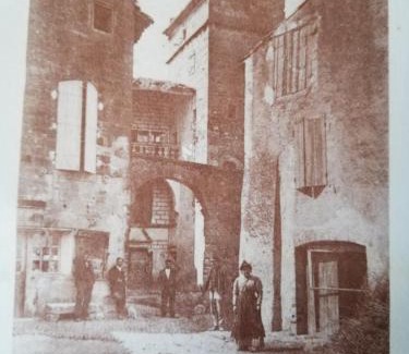Domazan Cama Y Desayuno | Les Greniers Du Château