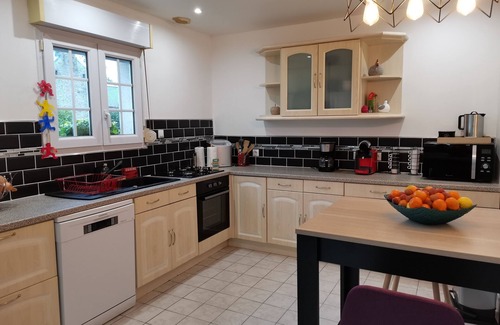 Gonneville-le-Theil Casa | Les Hortensias 6/8 person holiday home with garden, trampoline