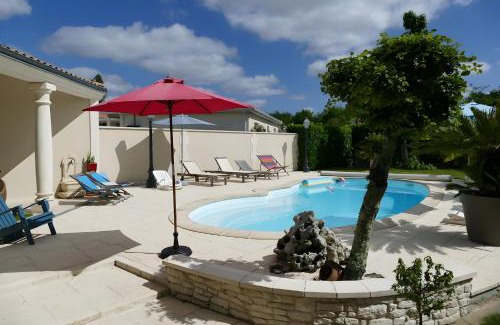 Saint-Aubin-de-Medoc Cama Y Desayuno | Les Hortensias Du Monastère