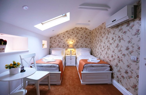 Bucharest Hotel | Les Jardins Carol