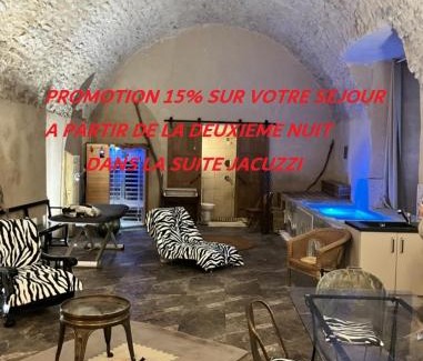 Viviers Cama Y Desayuno | LES JARDINS DE LA CATHÉDRALE chambres d Hôtes gîte de groupe