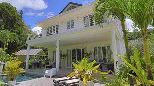 Beau Vallon Villa | Les Jolies Eaux Villa - Chateau Elysium