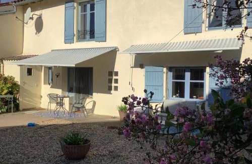 Chef-Boutonne Cama Y Desayuno | Les Jonquilles