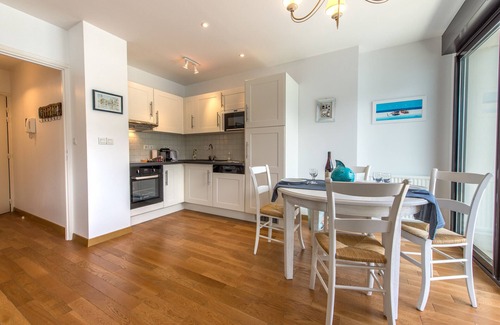 Duingt Apartamento | LES LIBELLULES - STUDIO pieds dans l'eau, plage