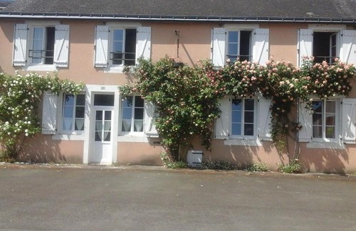 La Chapelle-aux-Choux Cama Y Desayuno | les loges du chaudron