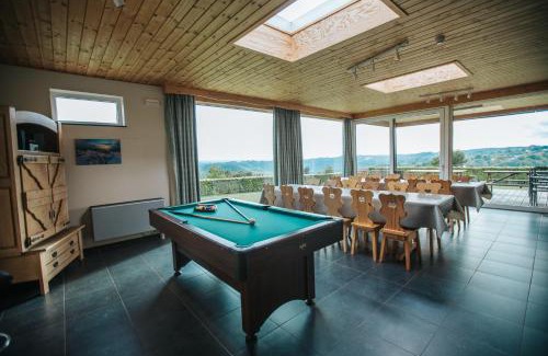 Chodes Casa | Les Loneux 27 pers, Malmedy - vue incroyable - wellness, billard, Home cinema