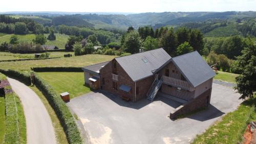 Chodes Casa | Les Loneux 27 pers, Malmedy - vue incroyable - wellness, billard, Home cinema