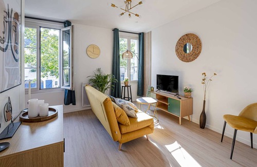 Chatellerault Apartamento | Mahogany Houses / Superb T2 Spicy Love