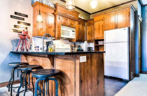 Mont-Tremblant Condominio | Les Manoirs 3Bdrs w/ Pool & HotTub near Village