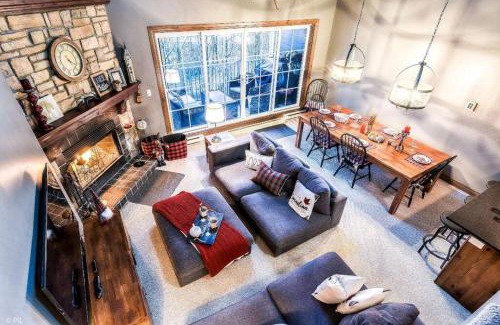 Mont-Tremblant Casa | Les Manoirs 3bdrs W Pool & Hottub Near Village